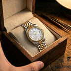 Women's Elegant Steel Band Calendar Watch